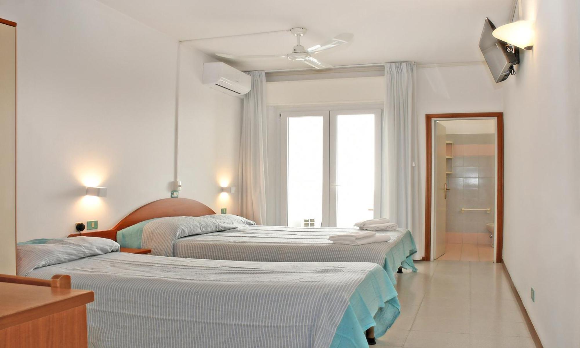 Hotel Exclusive In Pieno Centro - Nuova Gestione 2025 Riccione Eksteriør billede